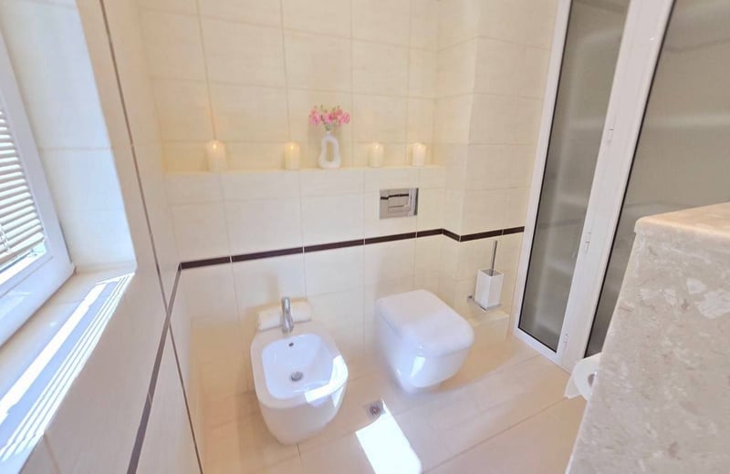 Miete einer geräumigen 4-Zimmer-Wohnung in St. St. Constantine and Helena, Varna, Bulgarien